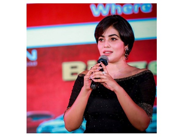 മൊട്ടയടിക്കാനും തയ്യാറായി