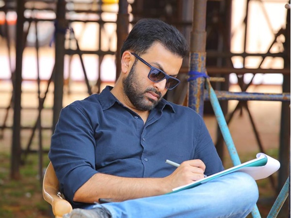 നൂറ് കോടി നേടിയ പുതുമുഖ സംവിധായകന്