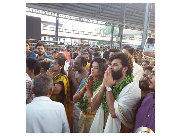 ലളിതമായ ചടങ്ങ്