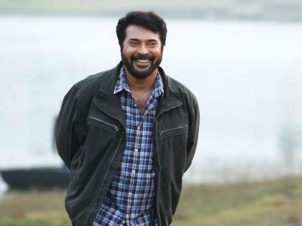 ഭാര്യയ്ക്കൊപ്പം വോട്ട് ചെയ്യാൻ എത്തി മമ്മൂക്ക