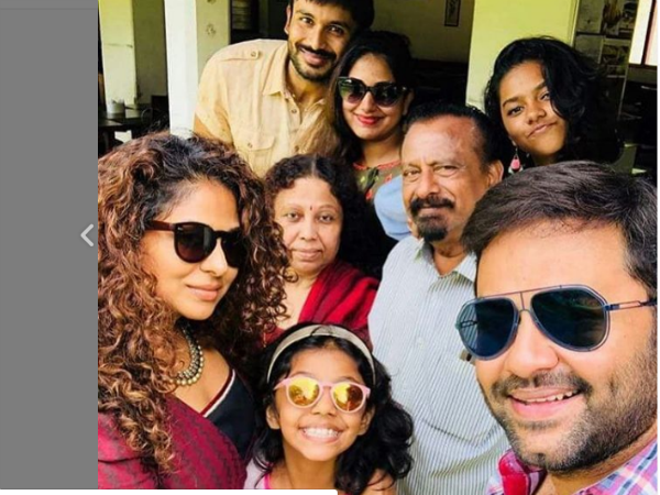 കുടുംബചിത്രം