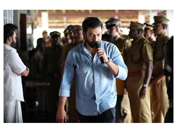 കലക്ഷനിലെ റെക്കോര്ഡുകള്