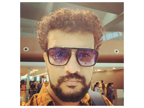 കണ്ണ് പഴുത്ത് ചീഞ്ഞിരിക്കുകയാണ്