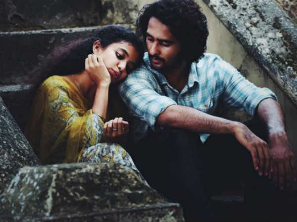 ഗേൾസിന് ഫീഡം കൊടുക്കുന്ന ഫാമിലി
