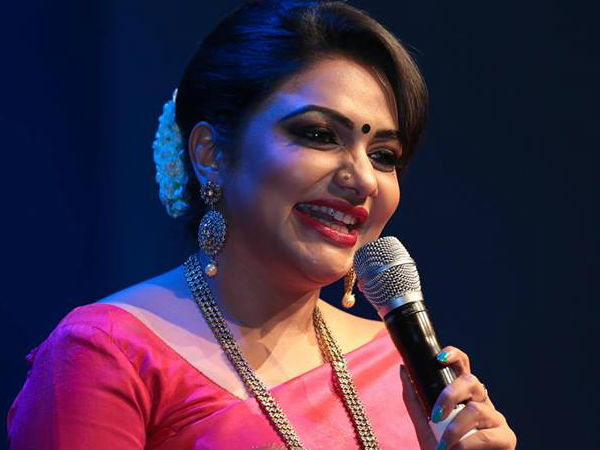 ഗായികയായ റിമി ടോമി