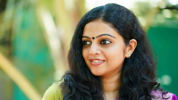 പ്രസവം നടക്കുന്നത് ദുബായിൽ