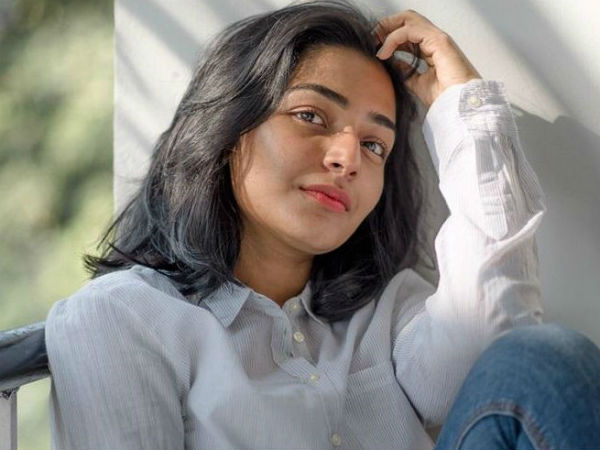 ഈ ചിത്രം കാണുന്നത് ആശുപത്രി കിടക്കയിൽ