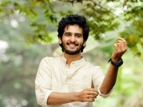 ക്യാമറയ്ക്ക് പിന്നിൽ നിൽക്കാൻ ഇഷ്ടം
