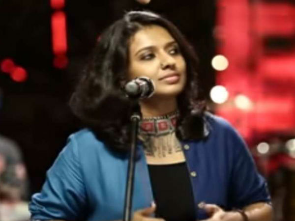 സംഗീത പരിപാടിയ്ക്കിടെ