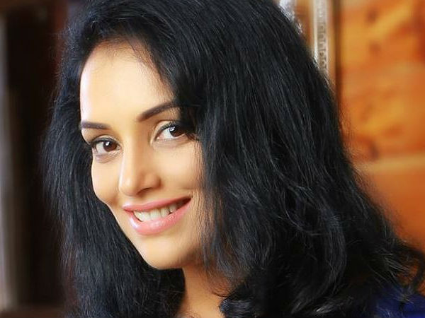 കുസൃതി കുടുംബത്തിലൂടെ