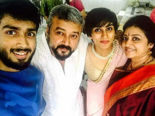 കാളിദാസിനൊപ്പമുള്ള വരവ്