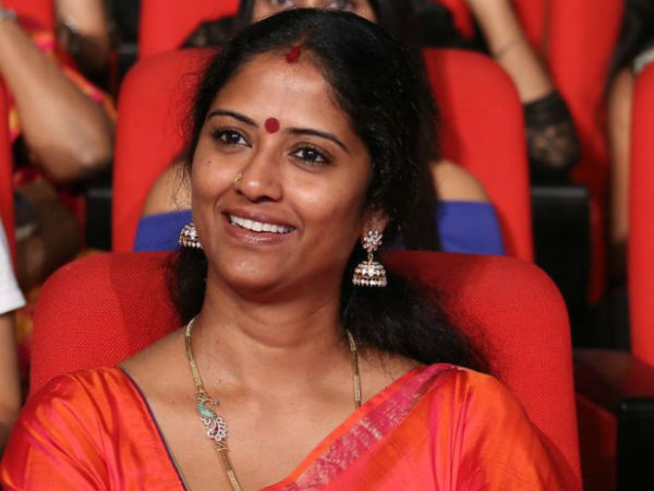 ഊട്ടിപ്പട്ടണം എന്ന ചിത്രത്തിലൂടെയാണ്