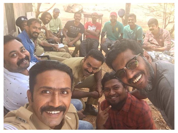 ഇങ്ങനെ നടക്കാമോ