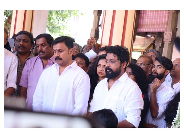 സോഷ്യല് മീഡിയയിലെ താരം