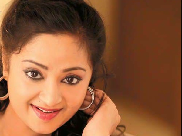 മകന്റെ ഫീസ് അടയ്ക്കുന്നത് വിശാല്