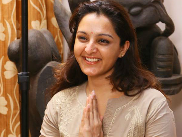മോഹന്ലാലിന് പിന്നാലെ അല്ലു അര്ജുനും മഞ്ജു വാര്യരും