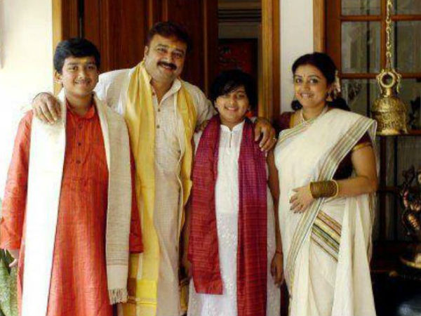 തമിഴില് ചെയ്യുന്നുണ്ടോ?