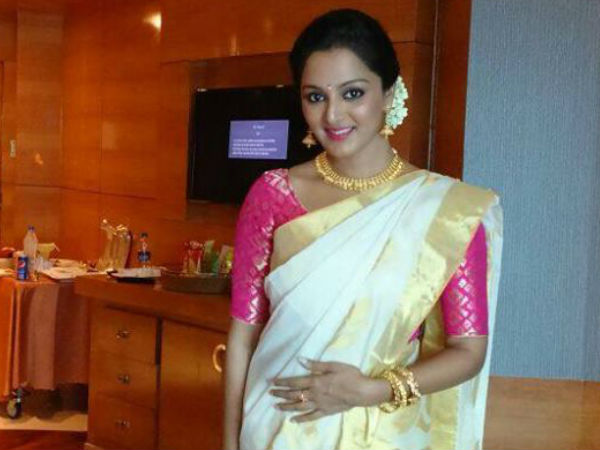കുടുംബപരമായി ബന്ധം