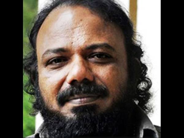 അമ്മയുടെ യോഗത്തിനിടെ