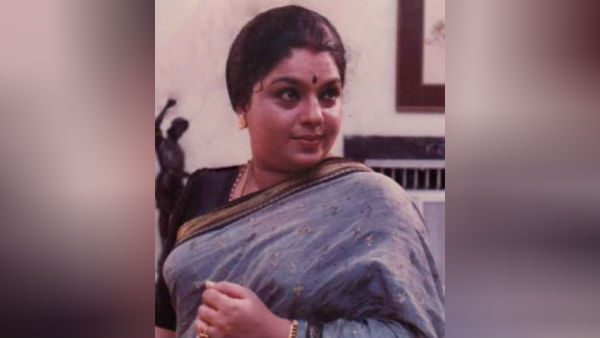 വെള്ള സാരി