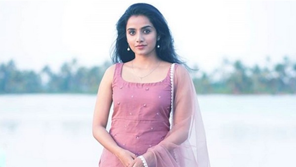 പലര്ക്കും വീട്ടിലിരിപ്പ് ഒരു തരത്തിലുള്ള വിഷാദത്തിന് കാരണമാവുന്നുണ്ട് എന്നാണ് പഠന റിപ്പോര്ട്ടുകള്?