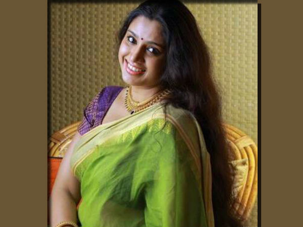 അച്ഛന് തന്നെ കൈനീട്ടം