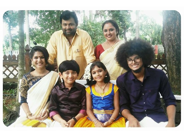 കമന്റ് ചെയ്യണം