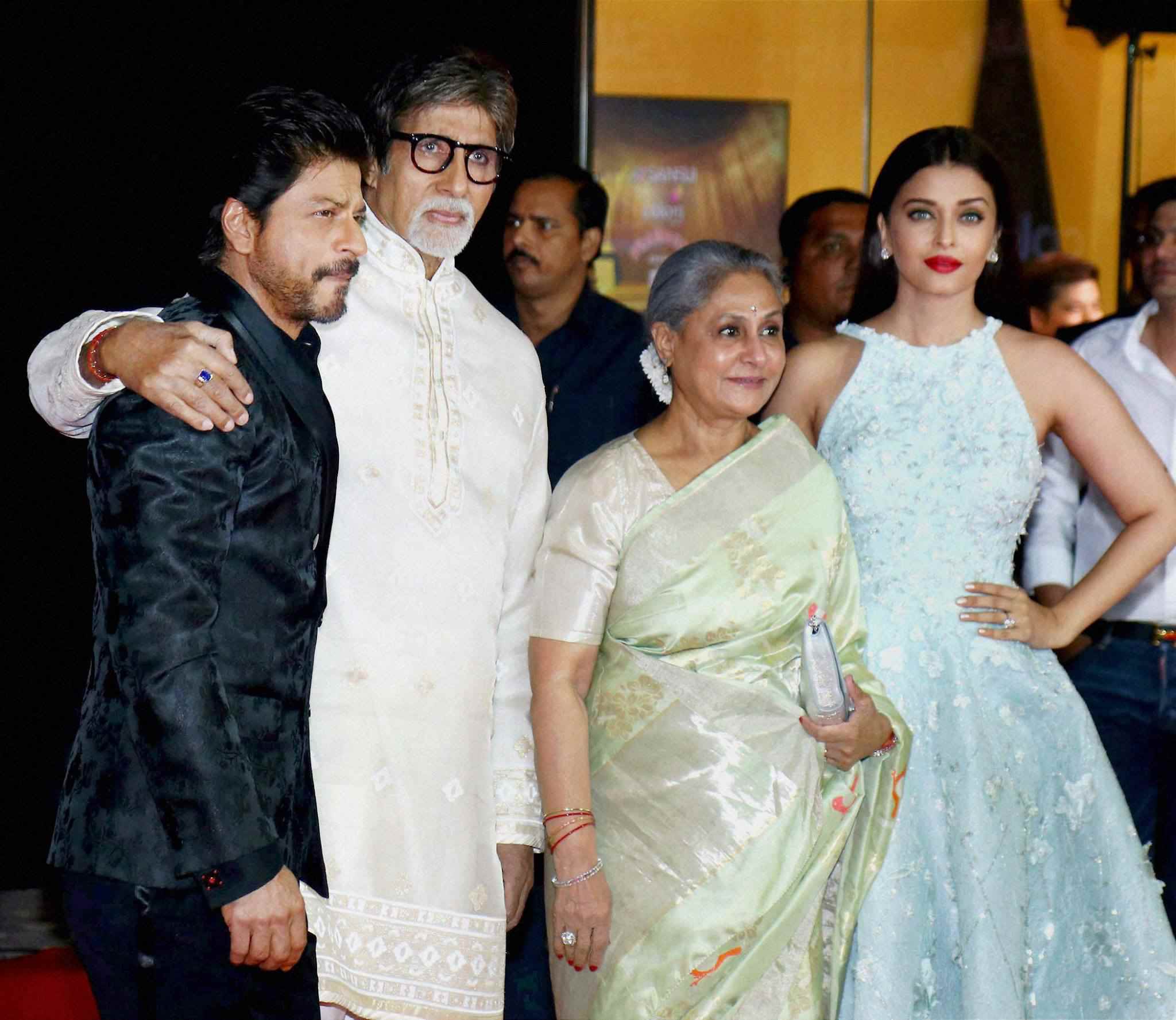 Jaya Bachchan Want To Slap Shah Rukh Khan, Jaya Bachchan Shah Rukh Khan, Jaya Bachchan, Jaya Bachchan news, Shah Rukh Khan photos, ജയാ ബച്ചൻ ഫോട്ടോകൾ, ഷാരൂഖ് ഖാൻ ജയാ ബച്ചൻ, ജയാ ബച്ചൻ വാർത്തകൾ, ഐശ്വര്യ റായ് ജയാ ബച്ചൻ Jaya Bachchan Want To Slap Shah Rukh Khan, Jaya Bachchan Shah Rukh Khan, Jaya Bachchan, Jaya Bachchan news, Shah Rukh Khan photos, ജയാ ബച്ചൻ ഫോട്ടോകൾ, ഷാരൂഖ് ഖാൻ ജയാ ബച്ചൻ, ജയാ ബച്ചൻ വാർത്തകൾ, ഐശ്വര്യ റായ് ജയാ ബച്ചൻ