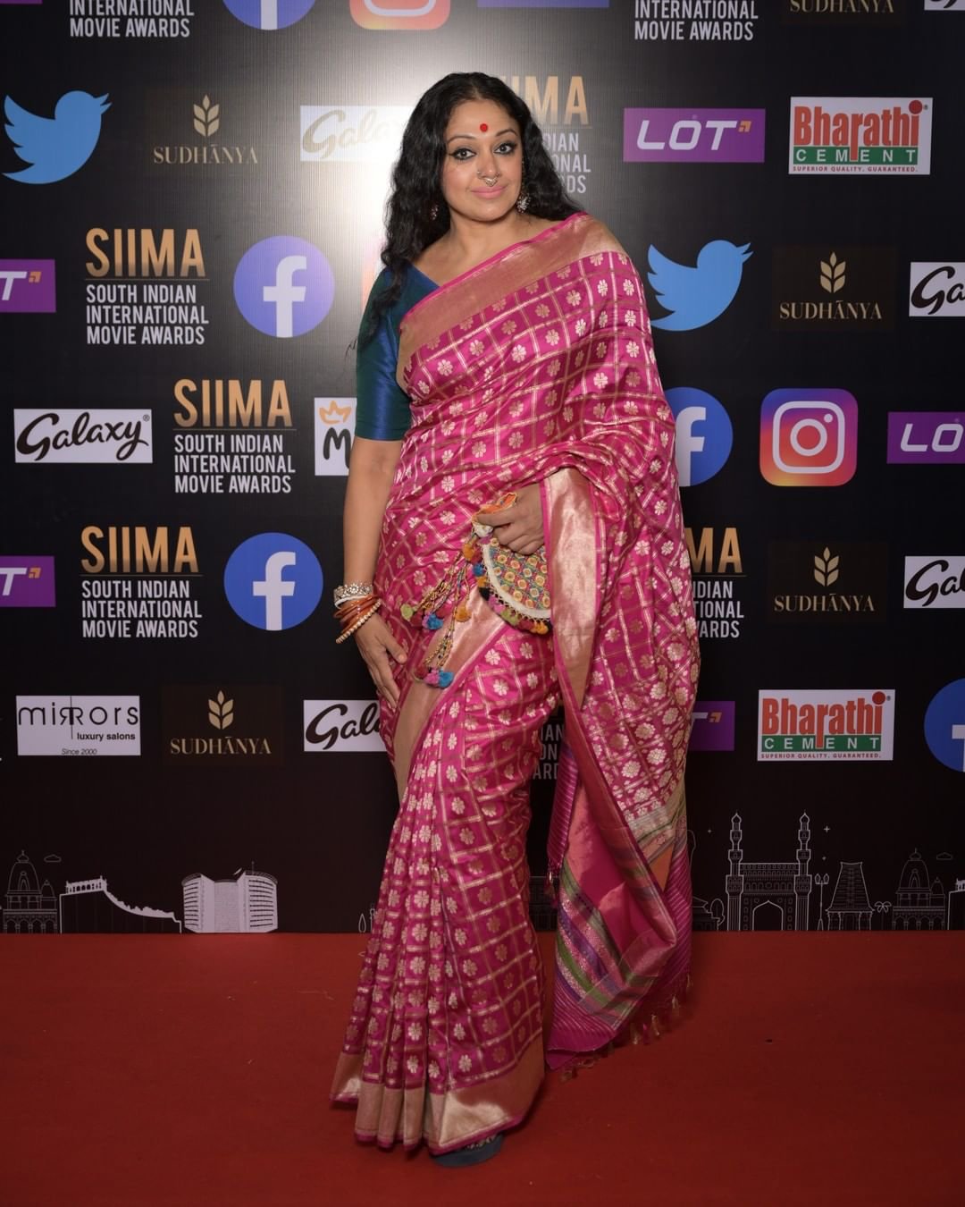 actress shobana funny speech, actress shobana speech, shobana siima awards, shobana stills, shobana images, നടി ശോഭന സിനിമകൾ, സൈമ അവാർഡ് ശോഭന, ശോഭന സൈമ, ശോഭന ഫോട്ടോകൾ actress shobana funny speech, actress shobana speech, shobana siima awards, shobana stills, shobana images, നടി ശോഭന സിനിമകൾ, സൈമ അവാർഡ് ശോഭന, ശോഭന സൈമ, ശോഭന ഫോട്ടോകൾ