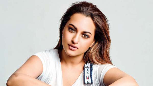 Bollywood Actress Sonakshi Sinha Opens Up About Peoples Interest In Her Marriage Malayalam