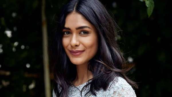 Mrunal Thakur Mrunal Thakur